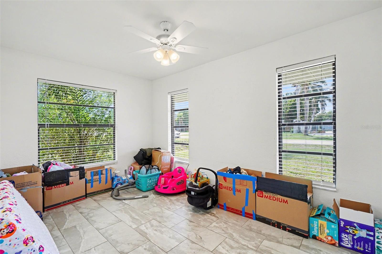 Image 34 of 49 For 2208-2210 Iris Way