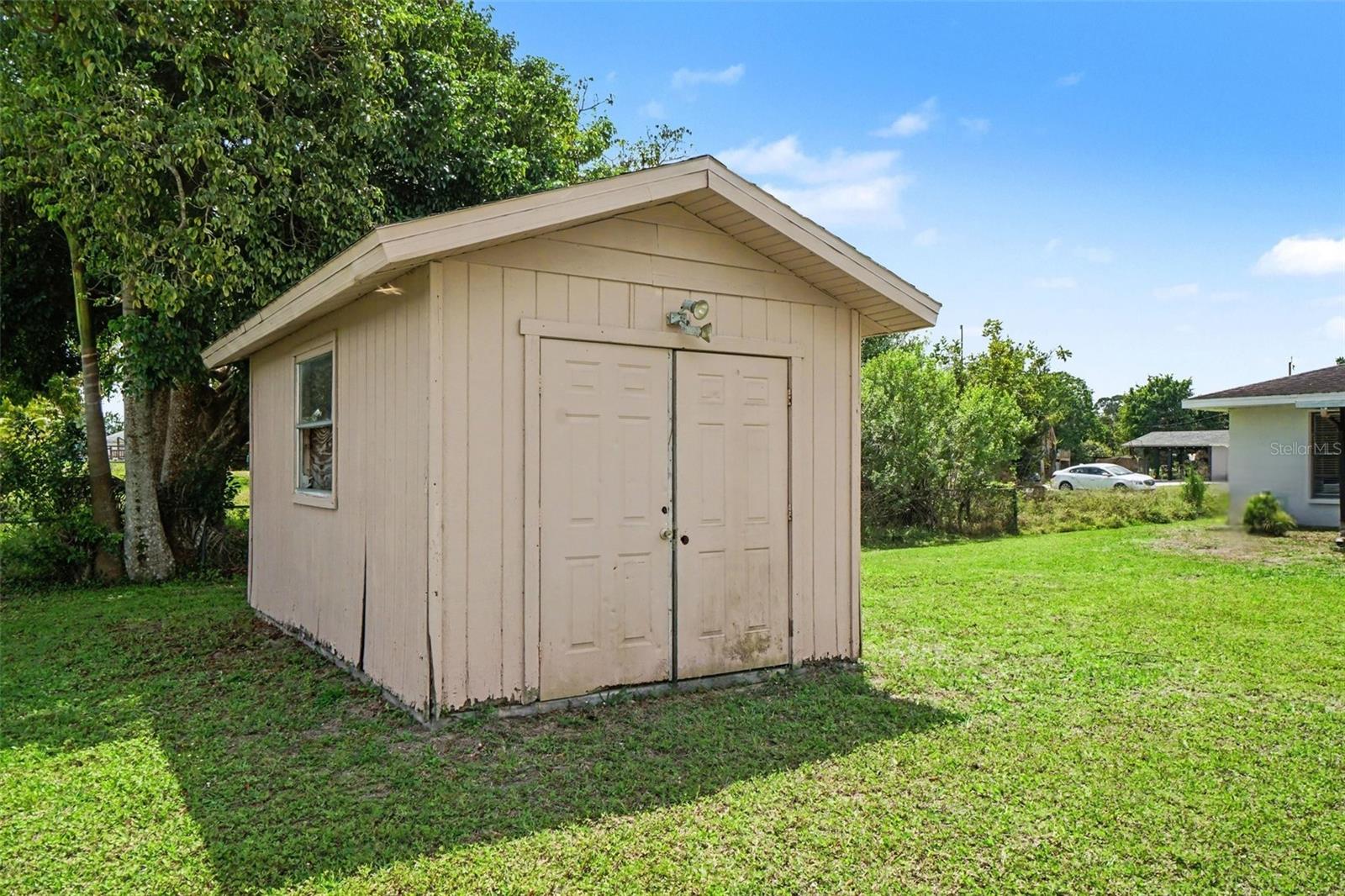 Image 37 of 49 For 2208-2210 Iris Way