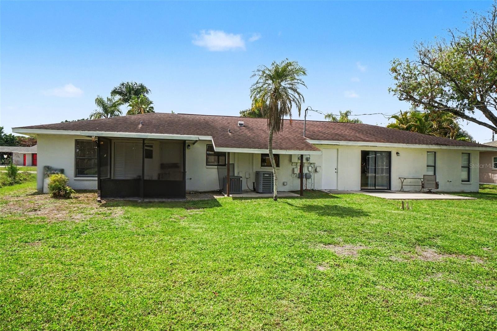 Image 38 of 49 For 2208-2210 Iris Way