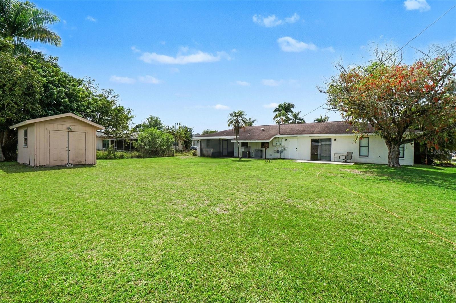 Image 41 of 49 For 2208-2210 Iris Way