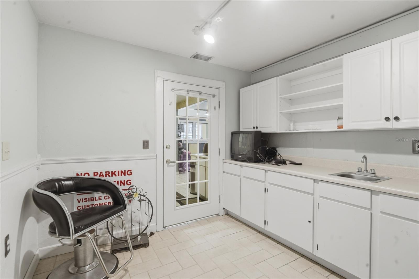 Image 23 of 66 For 1030 Camphor Lane