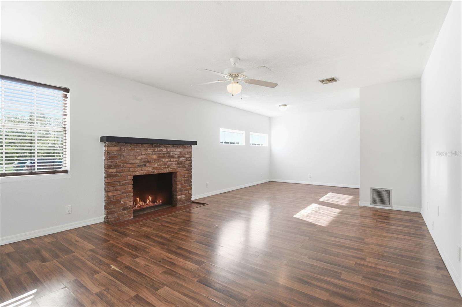 Image 44 of 66 For 1030 Camphor Lane