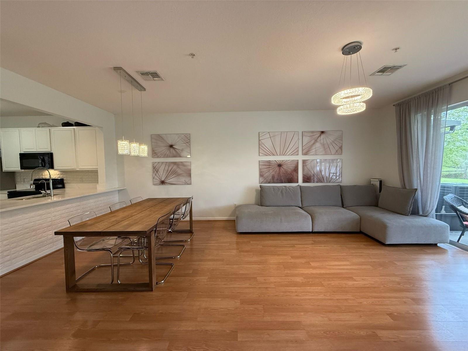 Image 10 of 36 For 6235 Goethe Street 106