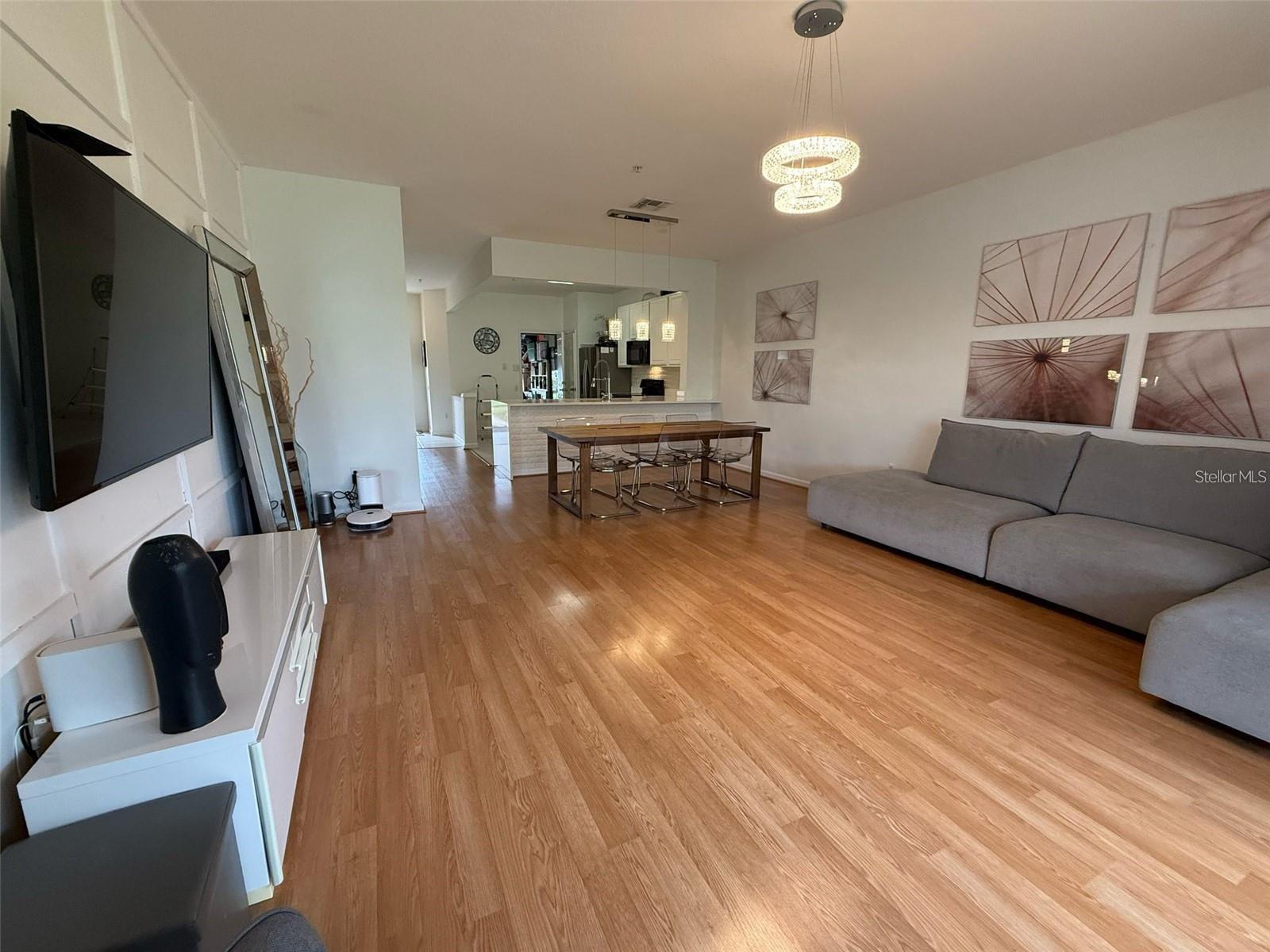 Image 14 of 36 For 6235 Goethe Street 106