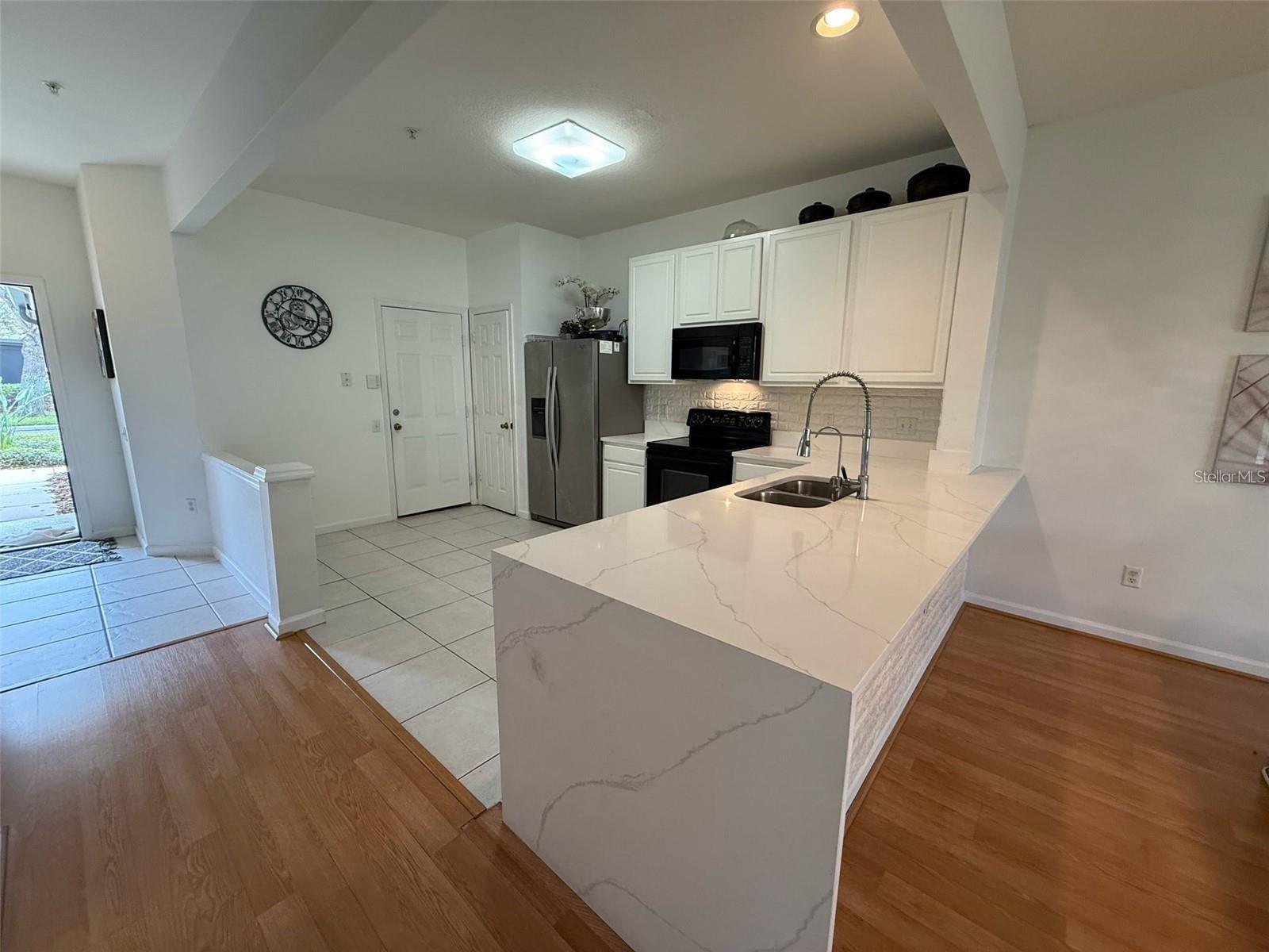 Image 5 of 36 For 6235 Goethe Street 106