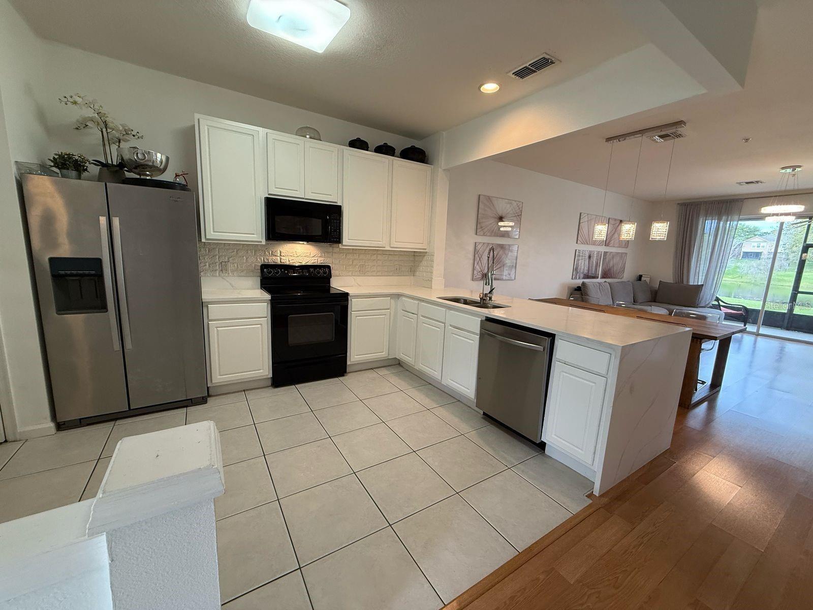 Image 8 of 36 For 6235 Goethe Street 106