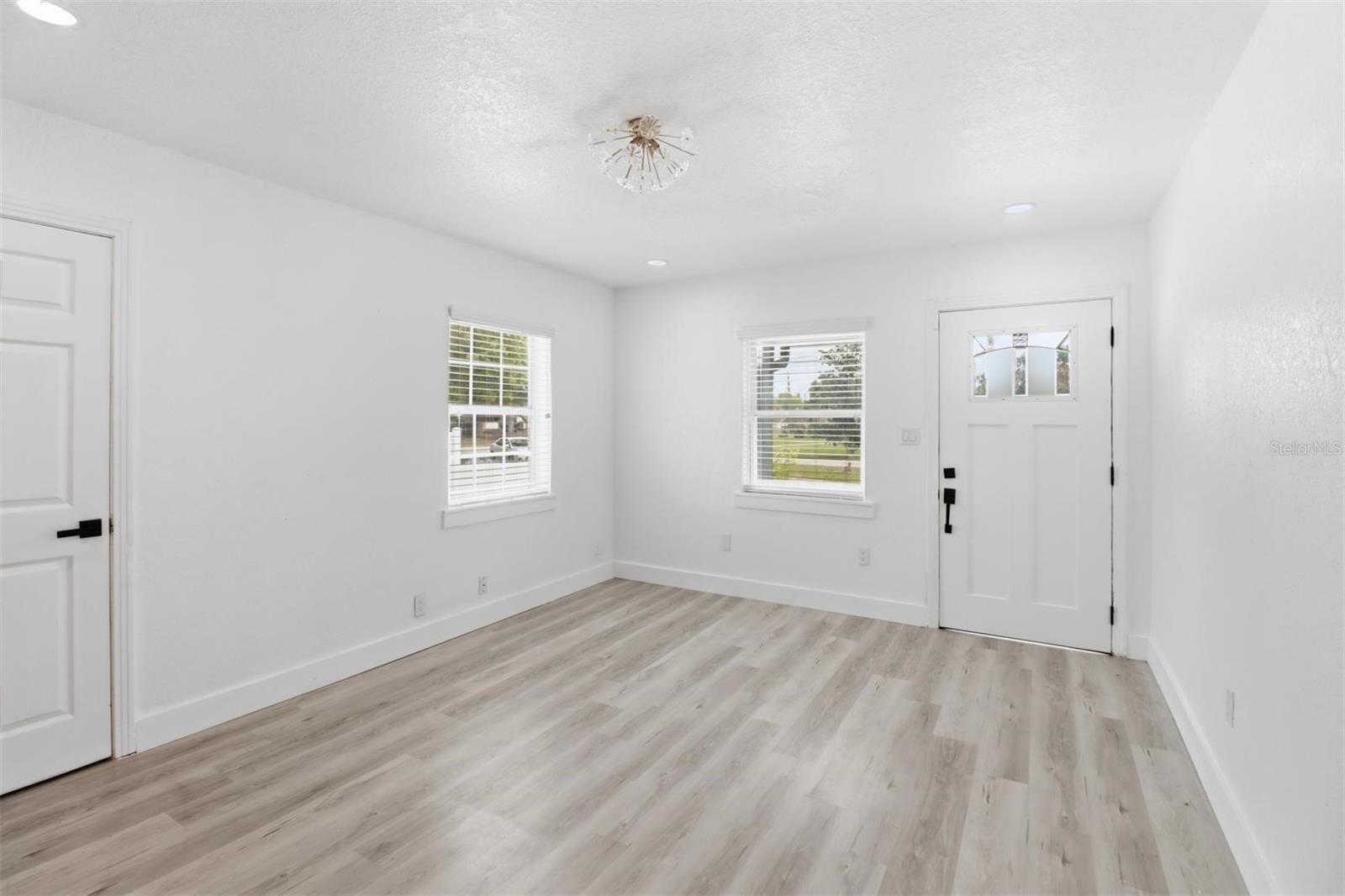 Image 10 of 51 For 5345 Avon Court