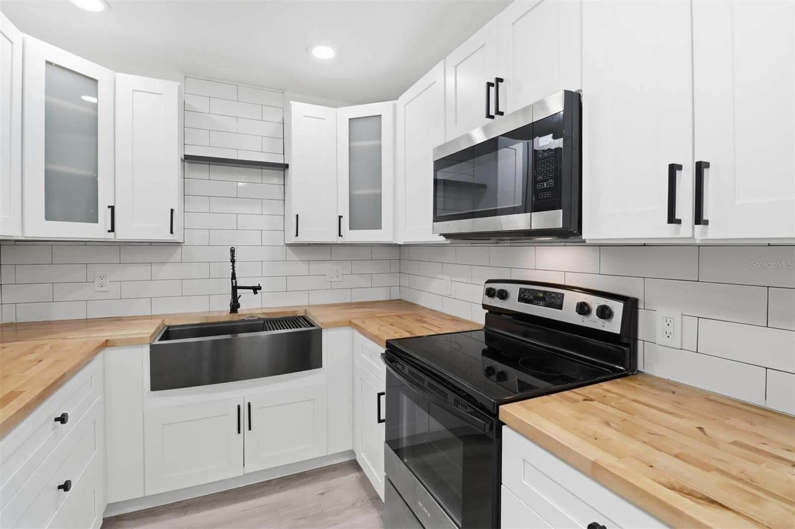 Image 16 of 51 For 5345 Avon Court