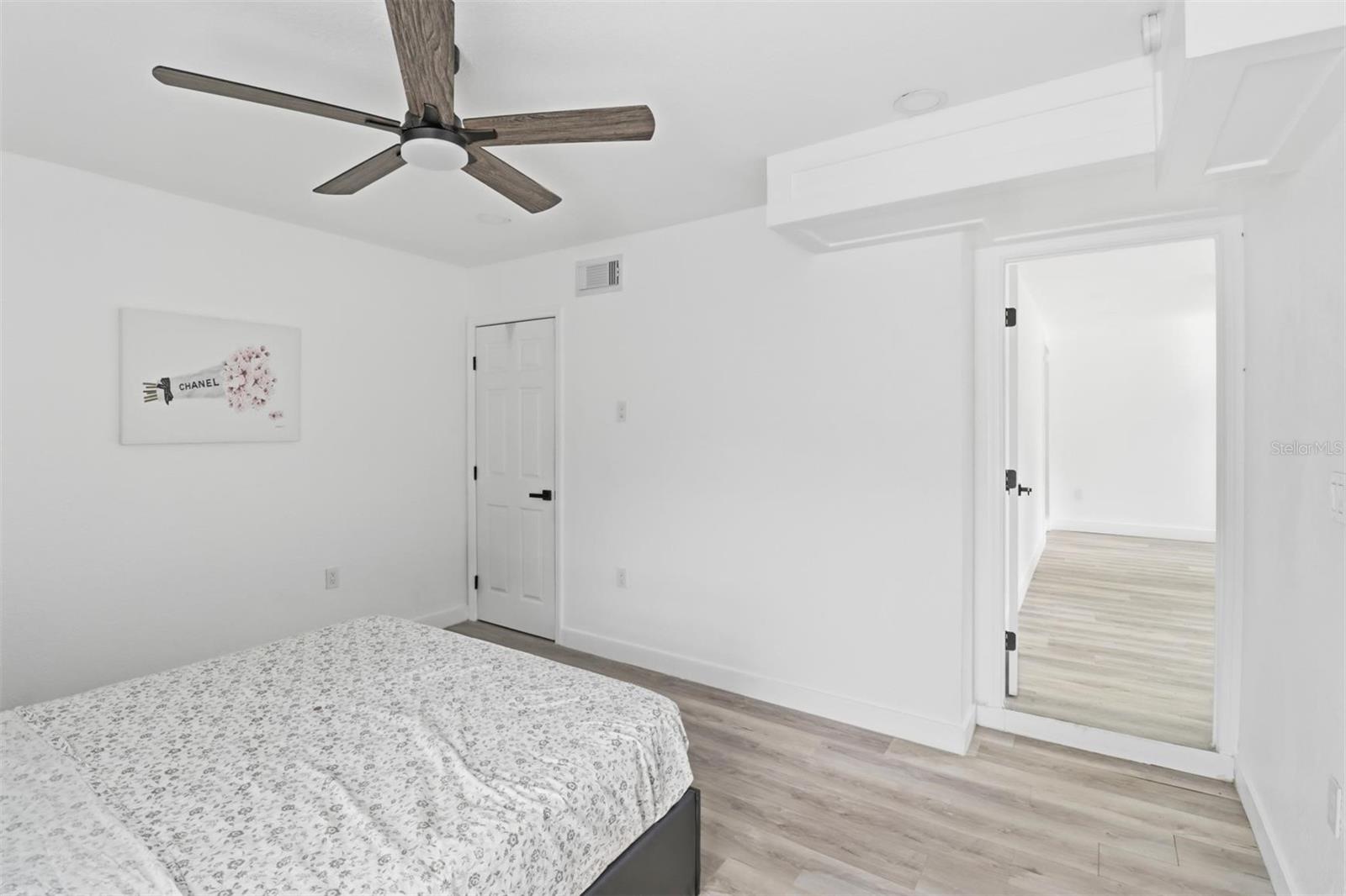 Image 22 of 51 For 5345 Avon Court