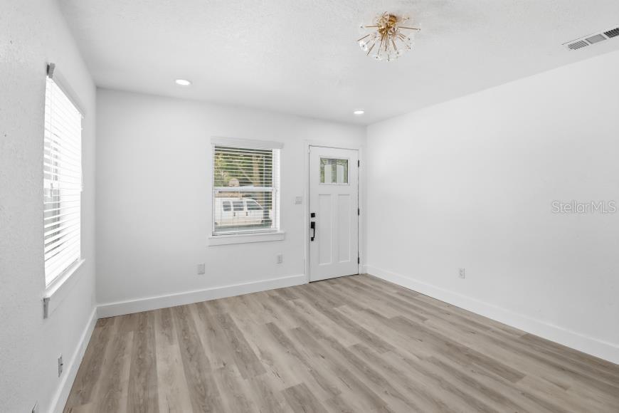 Image 9 of 51 For 5345 Avon Court