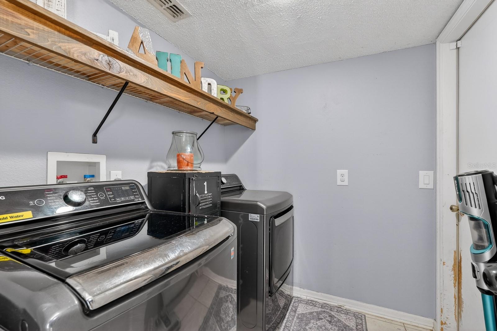 Image 25 of 49 For 502 Gondolier Terrace