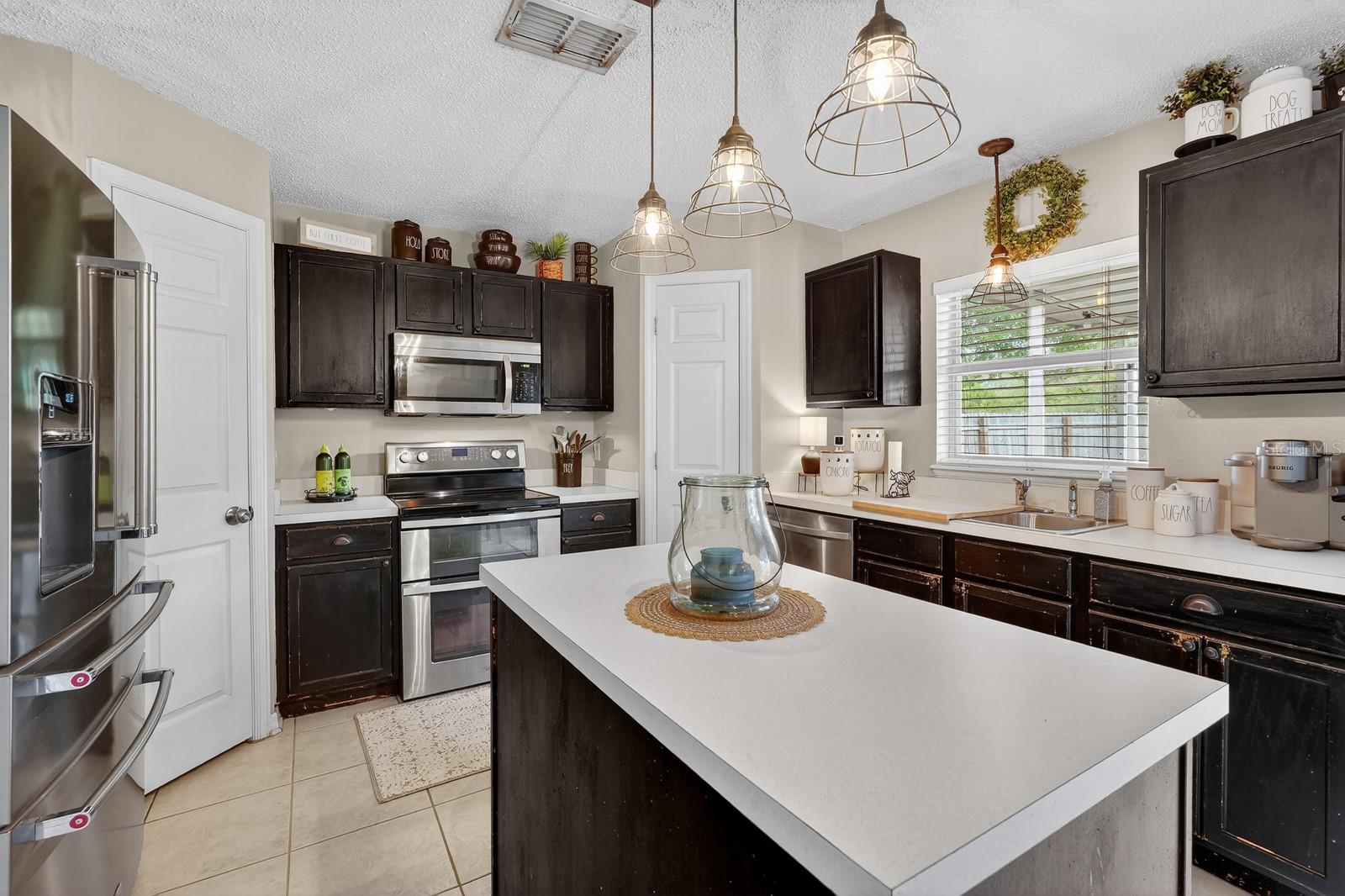 Image 9 of 49 For 502 Gondolier Terrace