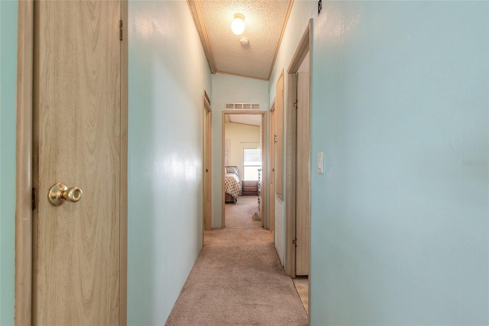 Image 17 of 42 For 5 Windward Drive