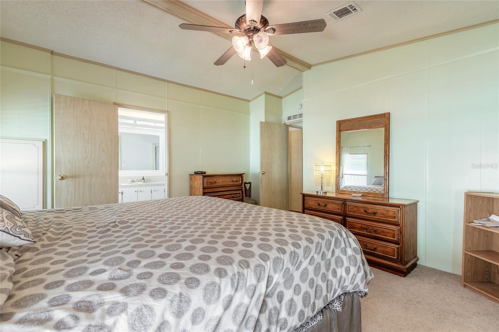 Image 19 of 42 For 5 Windward Drive