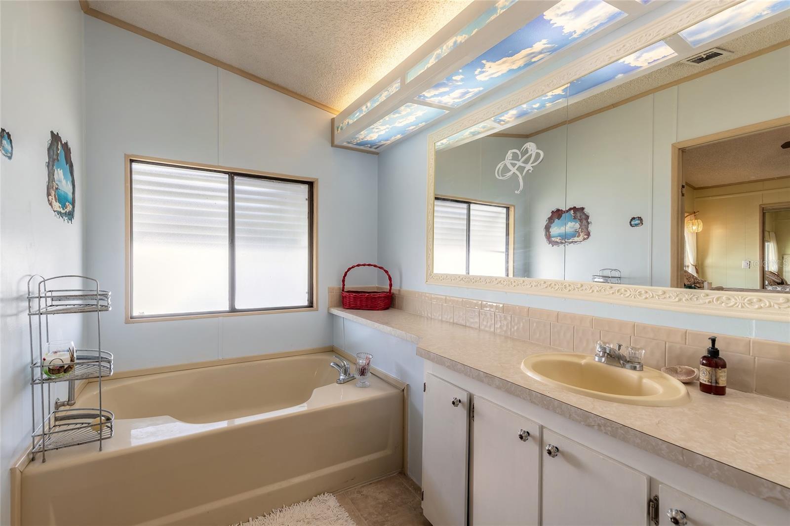 Image 22 of 42 For 5 Windward Drive