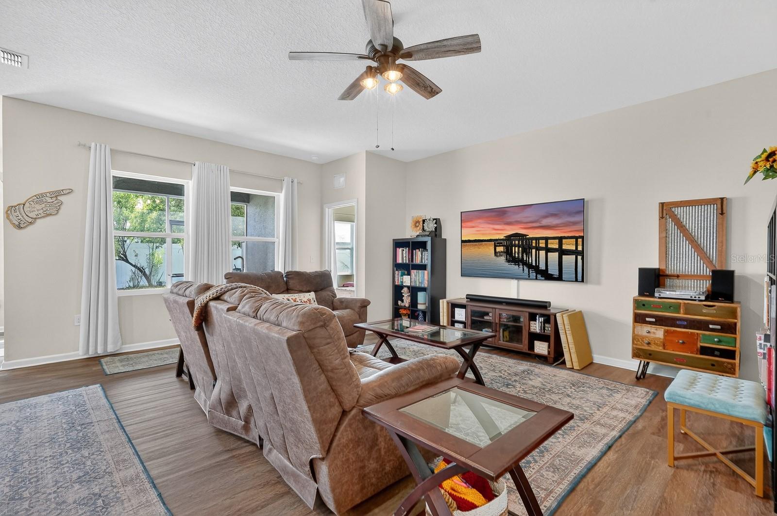 Image 11 of 47 For 1019 Landing Lane