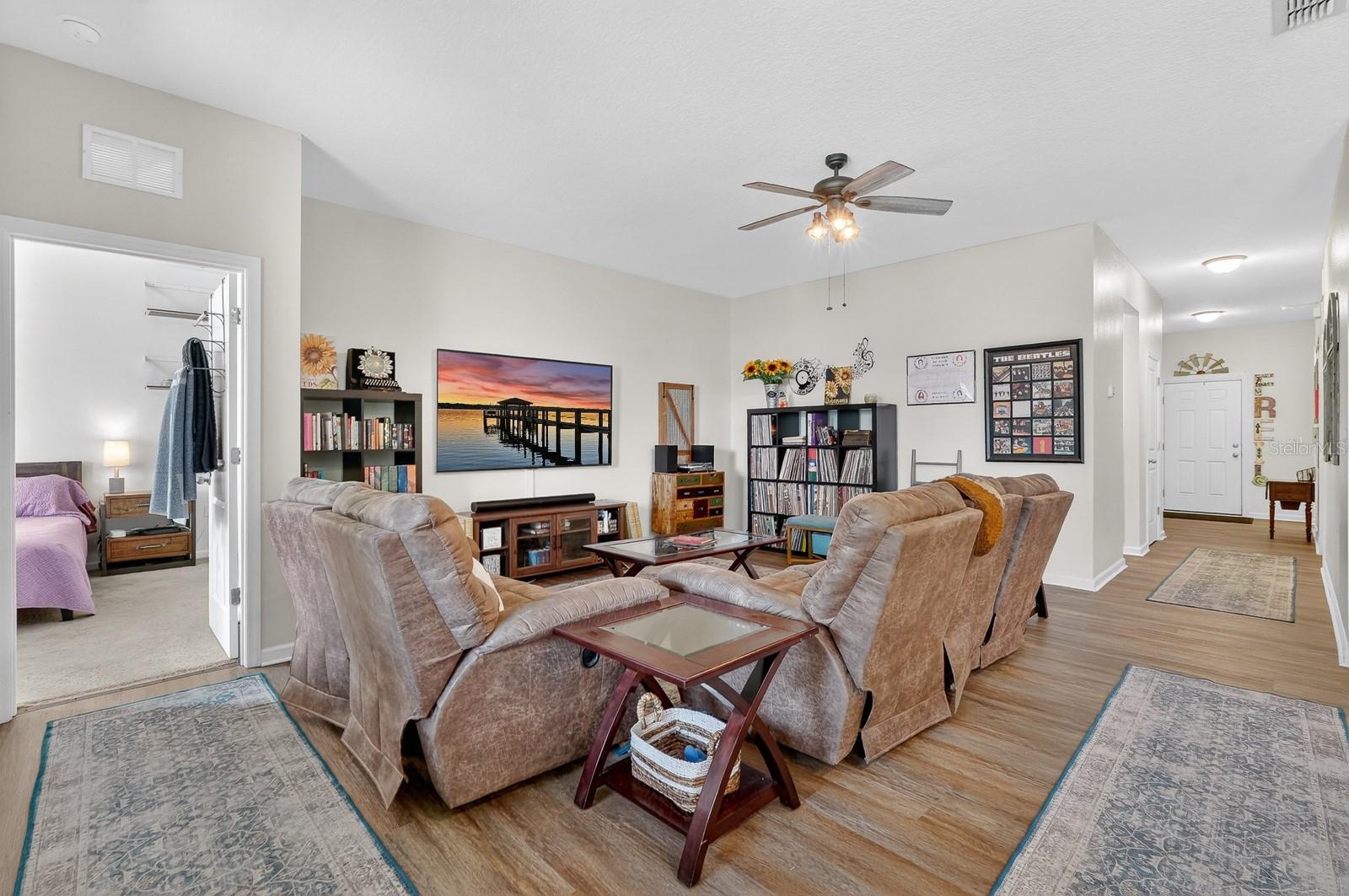 Image 12 of 47 For 1019 Landing Lane