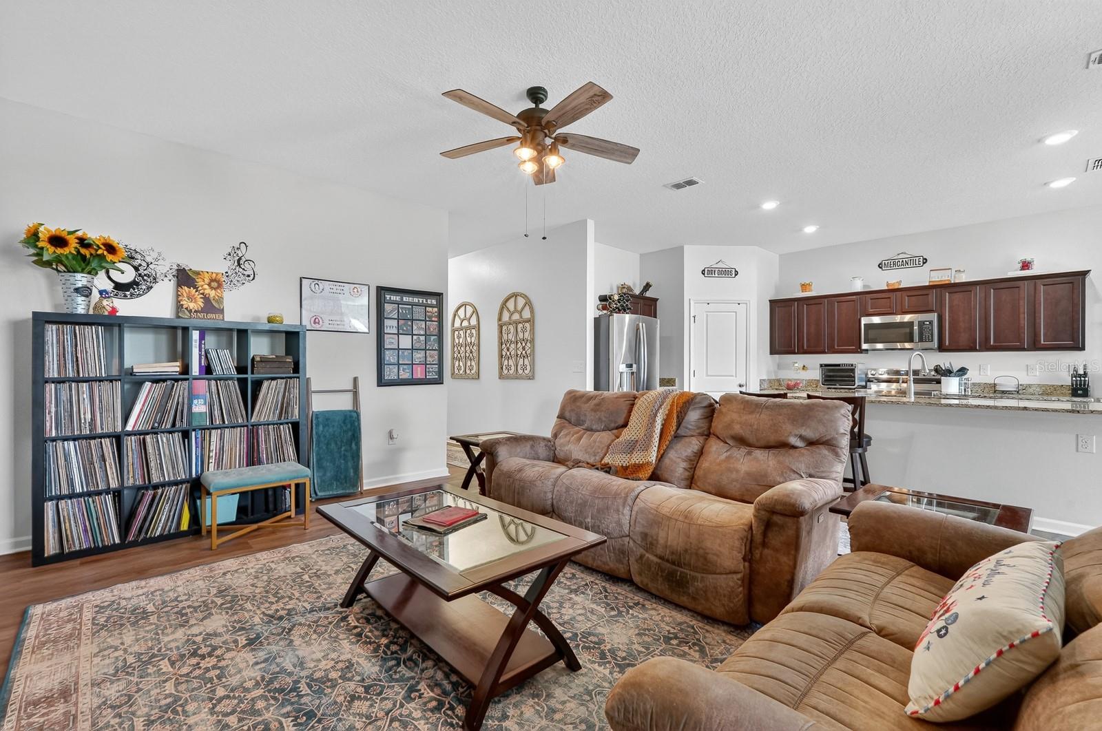 Image 13 of 47 For 1019 Landing Lane