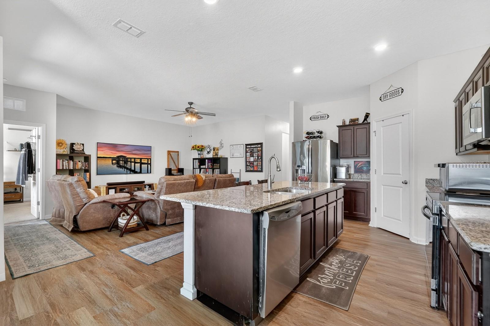 Image 19 of 47 For 1019 Landing Lane