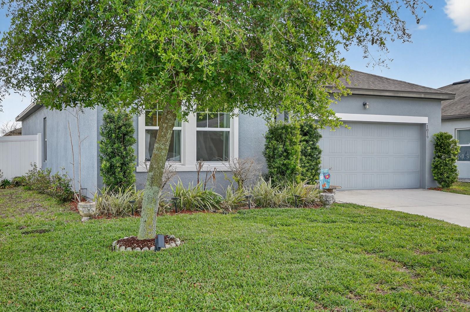 Image 4 of 47 For 1019 Landing Lane