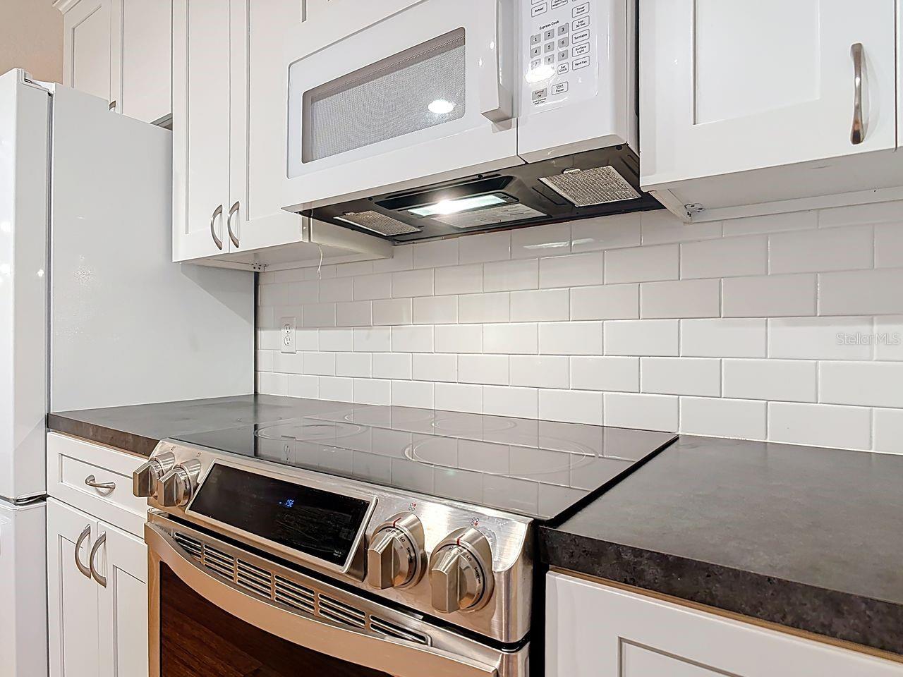 Image 12 of 36 For 902 Village Green Road 2