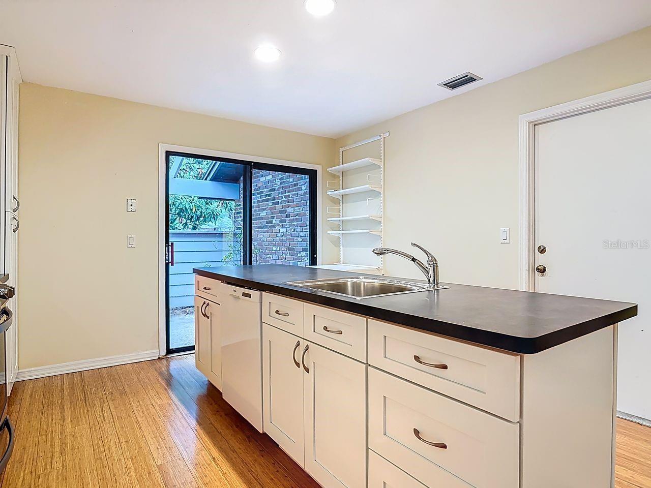 Image 13 of 36 For 902 Village Green Road 2