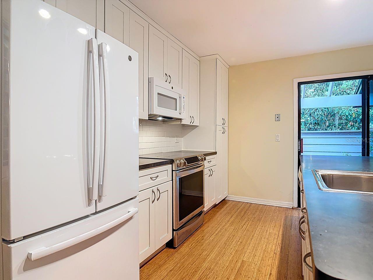 Image 15 of 36 For 902 Village Green Road 2