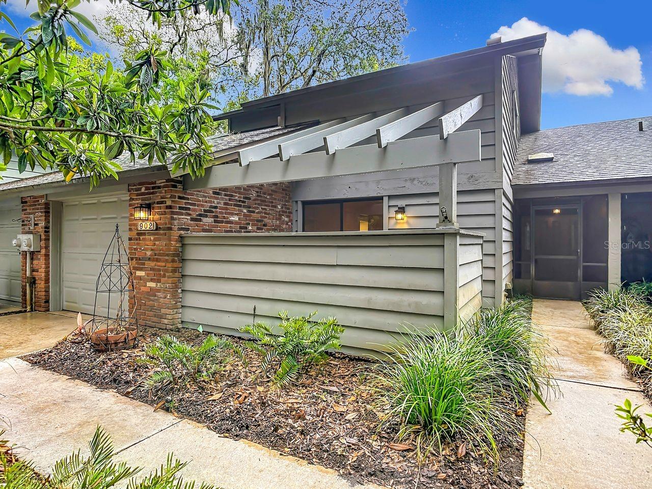 Image 2 of 36 For 902 Village Green Road 2