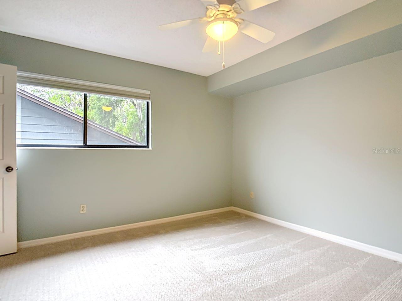 Image 26 of 36 For 902 Village Green Road 2