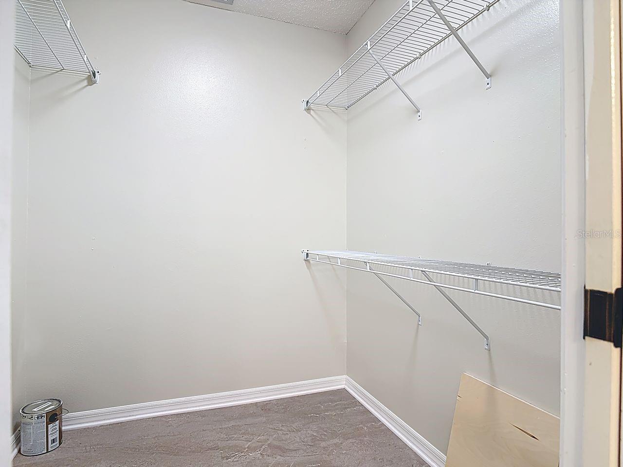 Image 5 of 36 For 902 Village Green Road 2