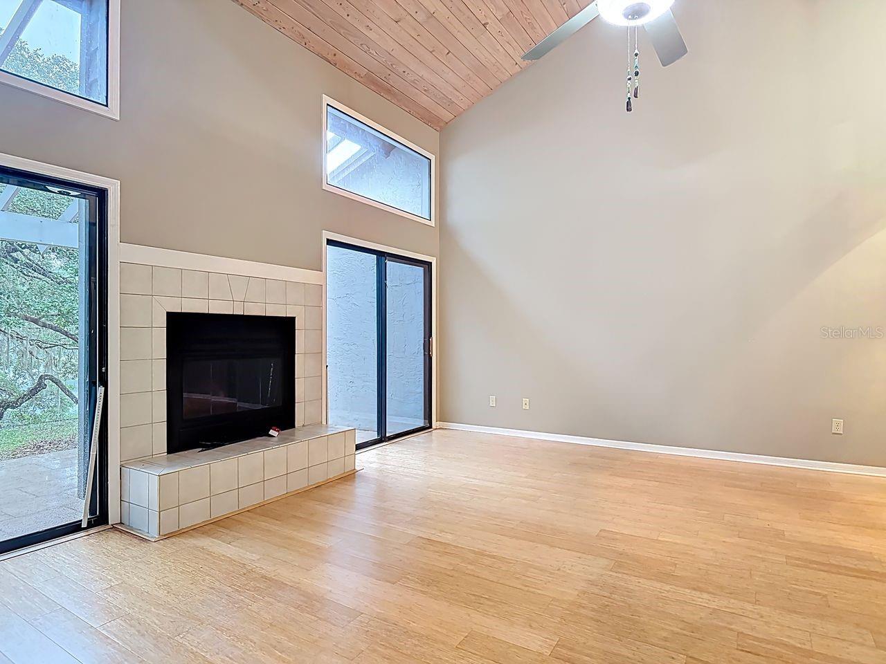 Image 8 of 36 For 902 Village Green Road 2