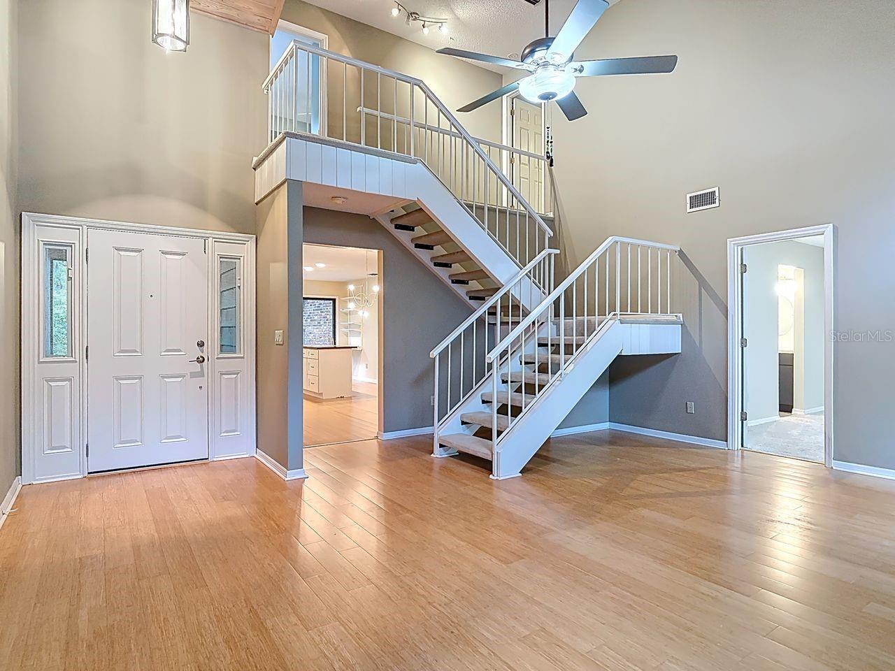 Image 9 of 36 For 902 Village Green Road 2