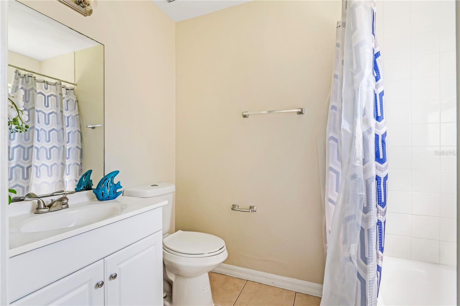 Image 4 of 11 For 816 Grove Avenue