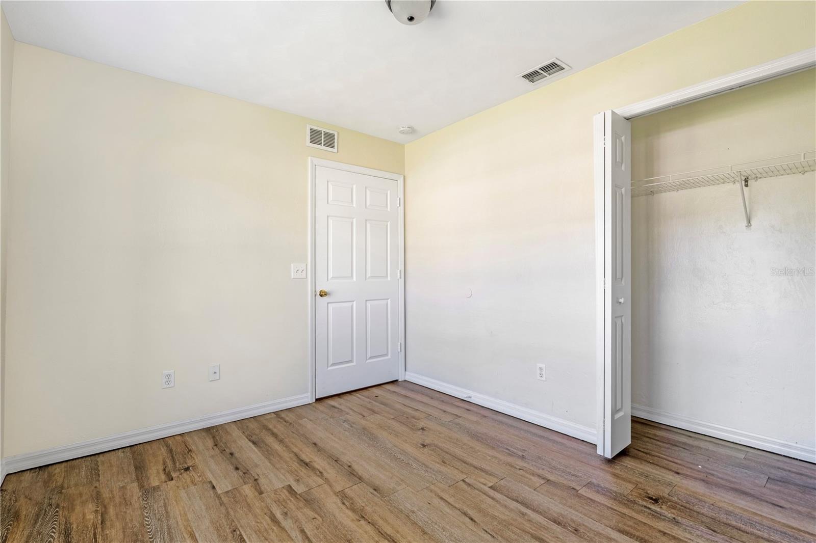 Image 6 of 11 For 816 Grove Avenue