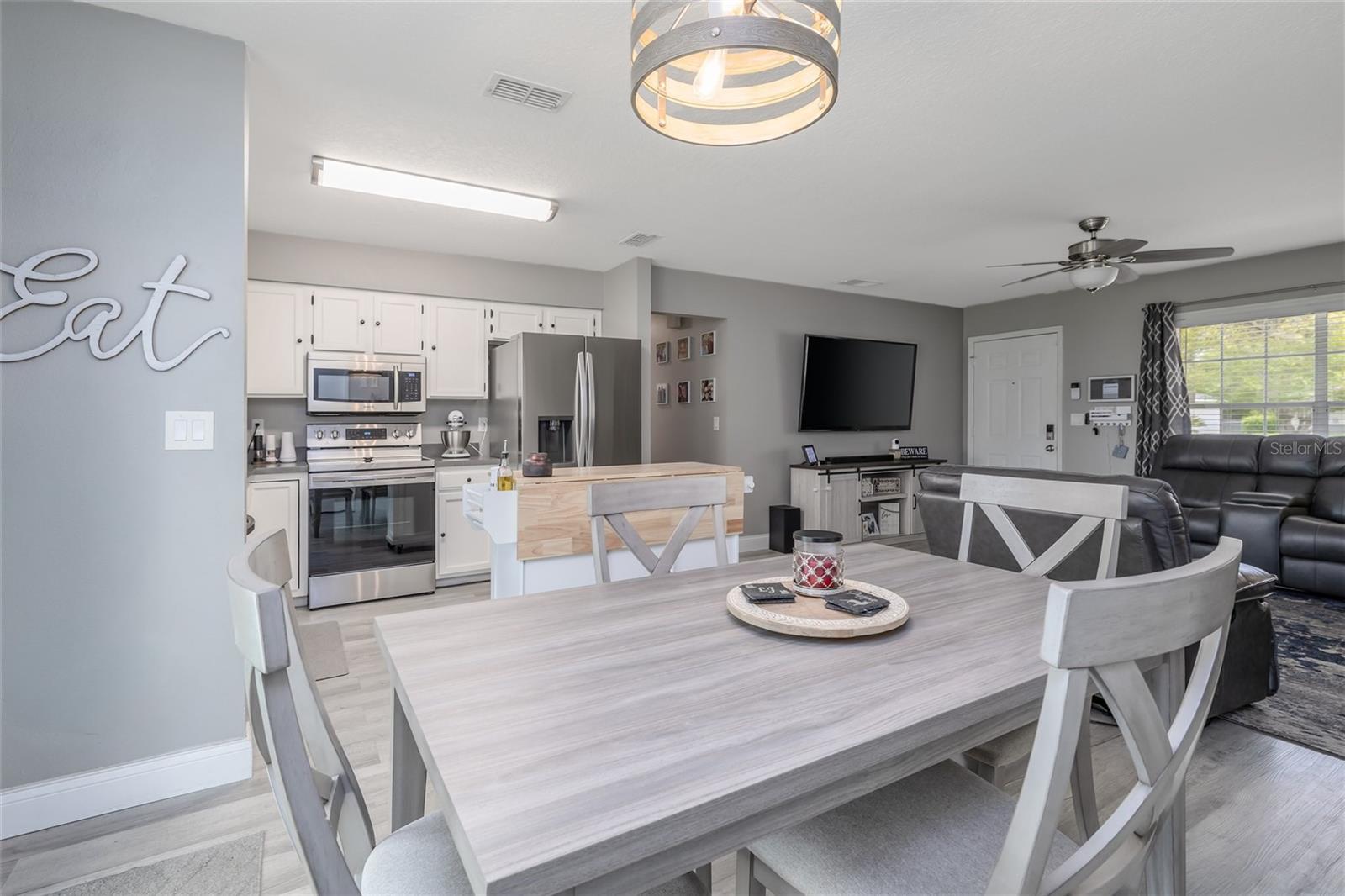 Listing photo id 9 for 340 Park Avenue