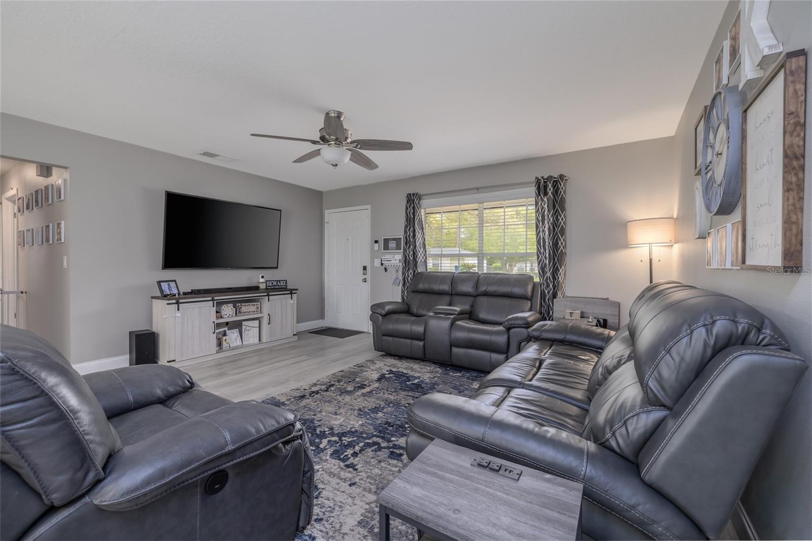 Listing photo id 3 for 340 Park Avenue