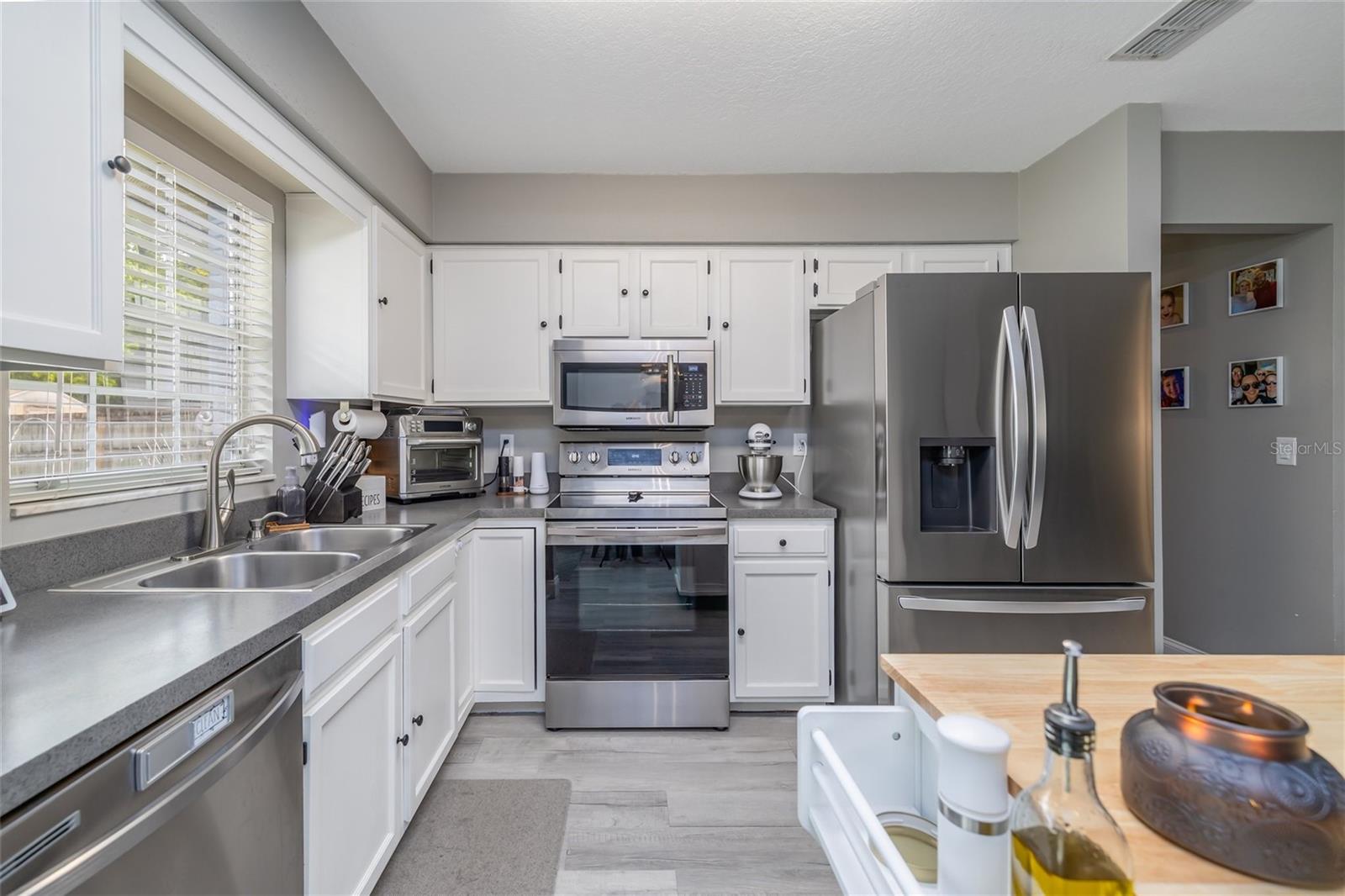 Listing photo id 7 for 340 Park Avenue