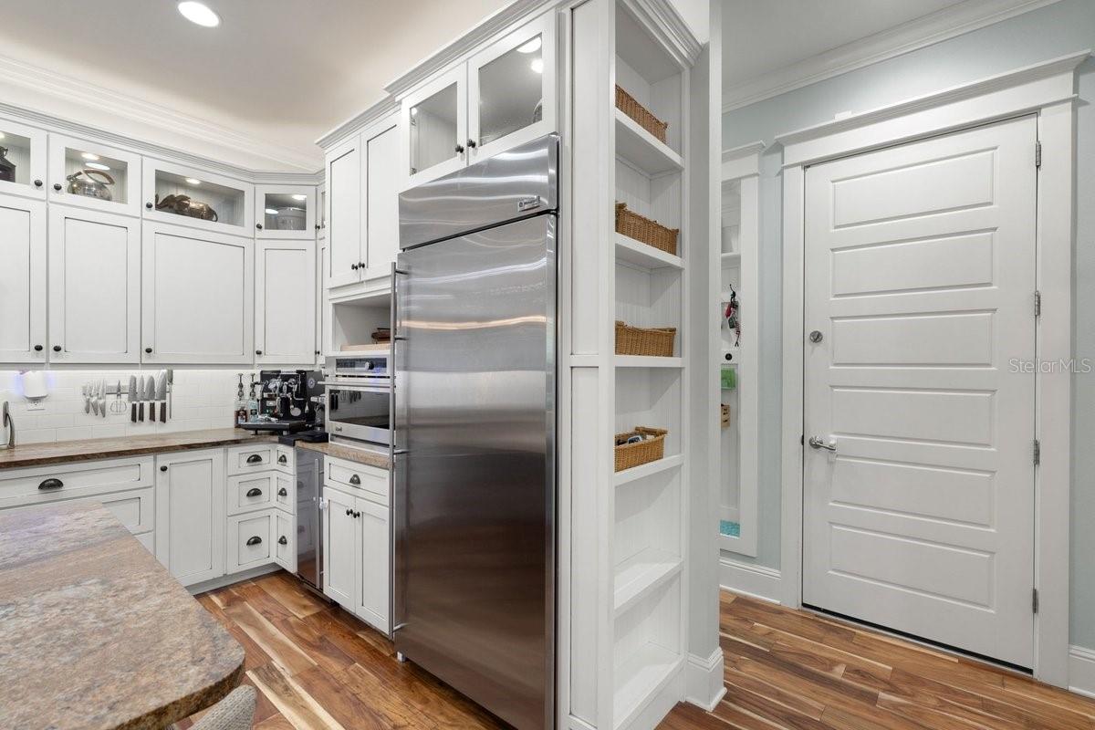 Image 10 of 64 For 122 Beach Street