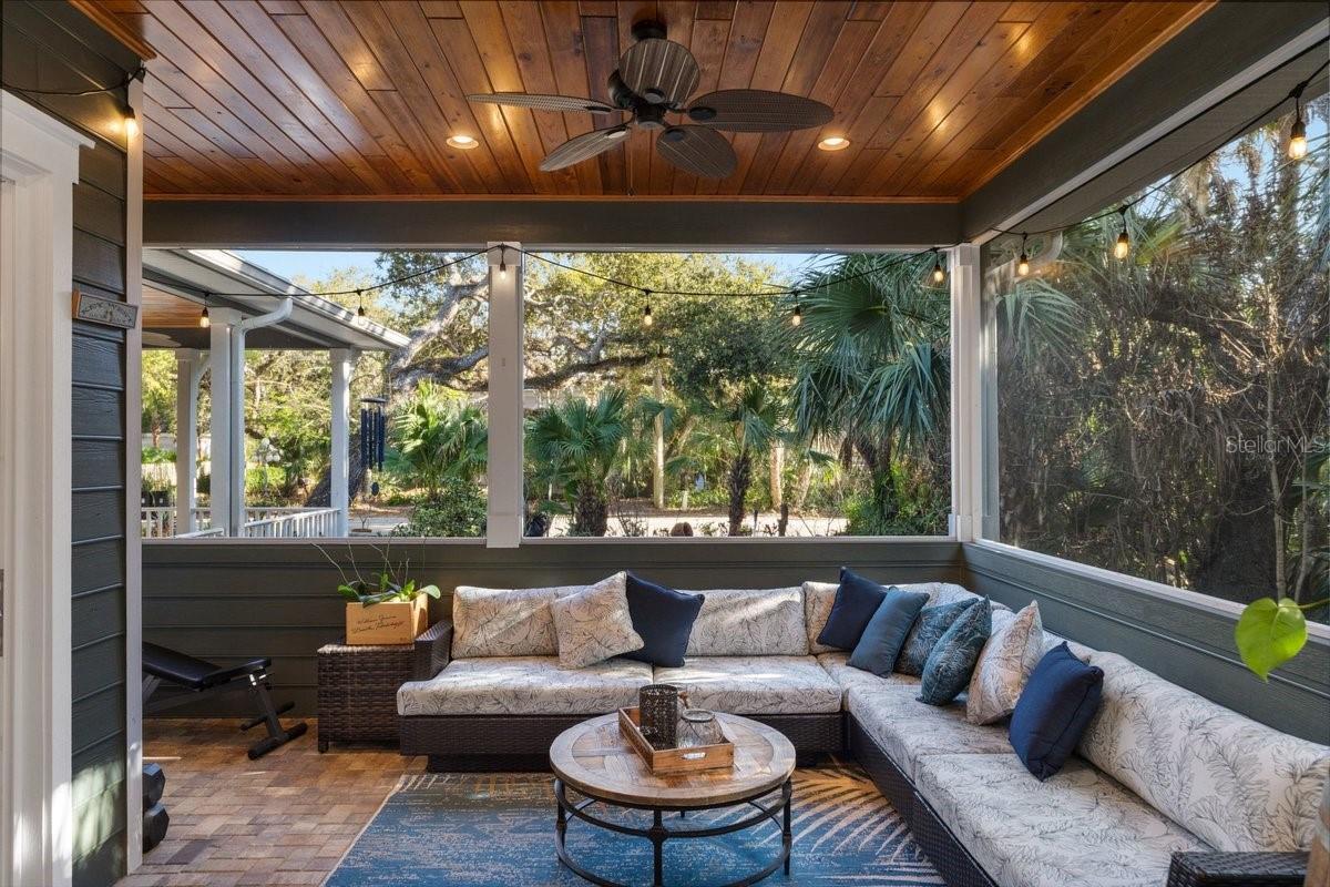 Image 19 of 64 For 122 Beach Street