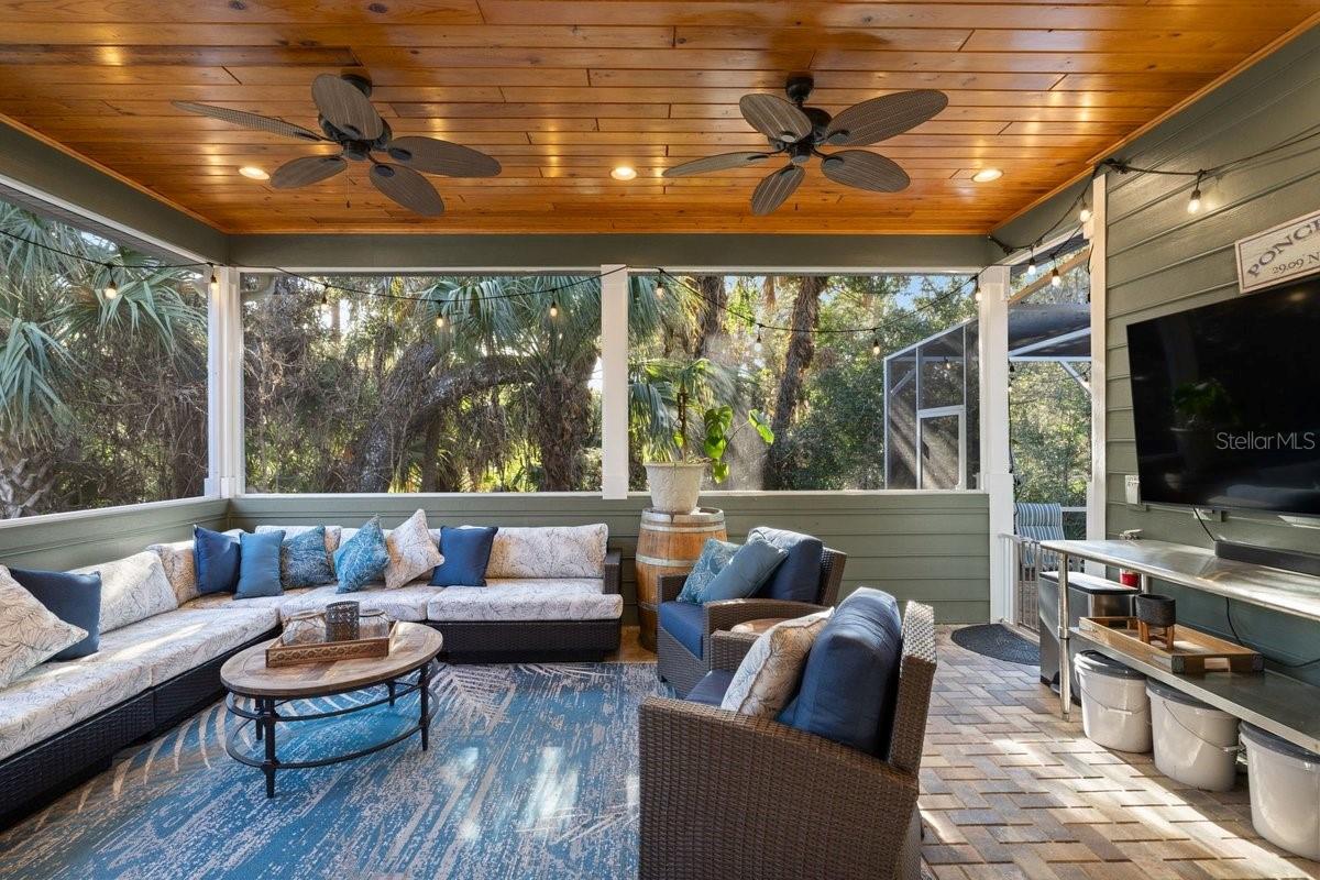 Image 20 of 64 For 122 Beach Street