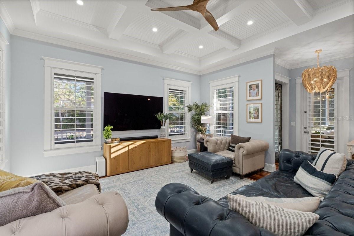 Image 4 of 64 For 122 Beach Street