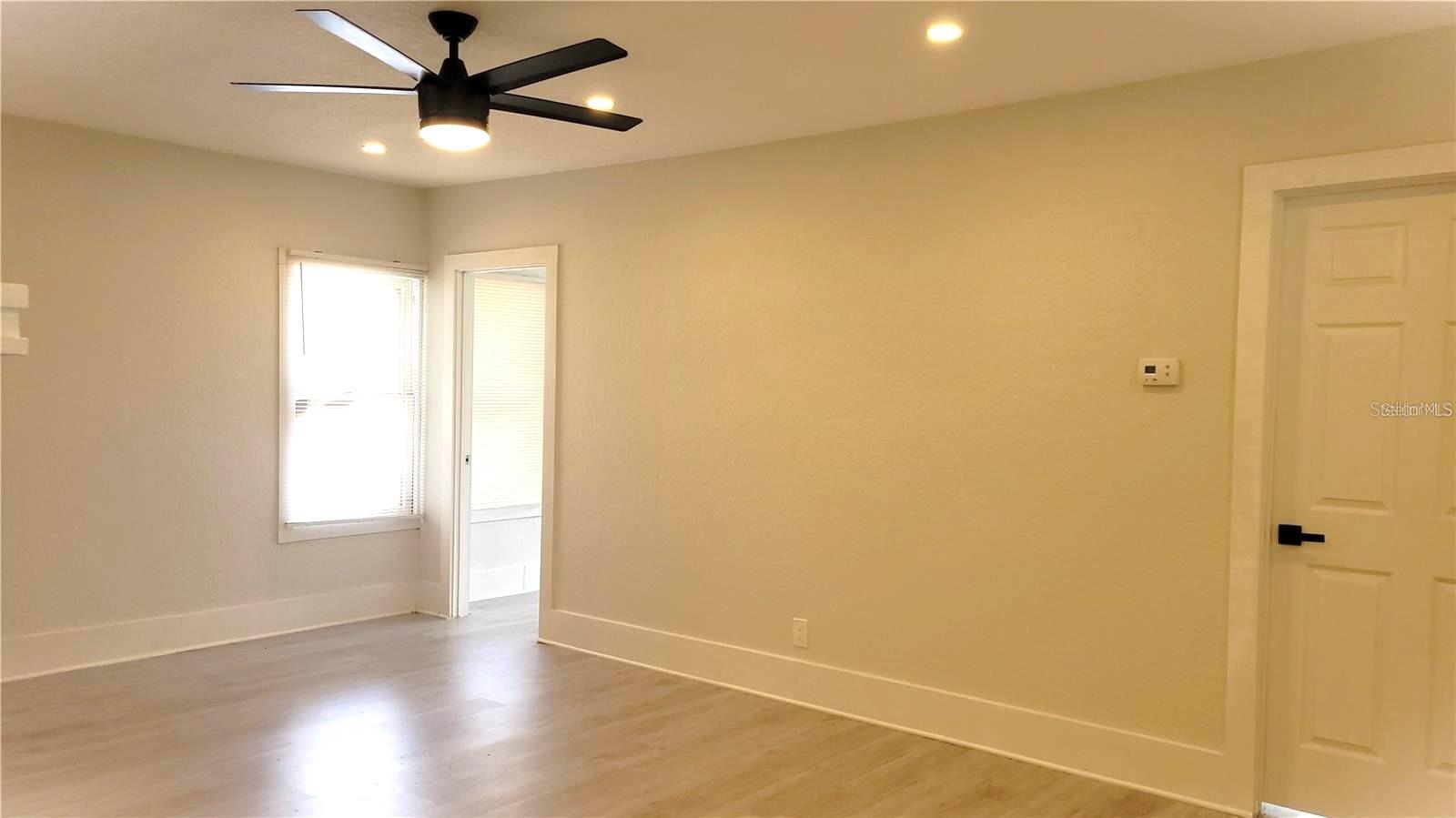 Image 10 of 11 For 137 Stone Street