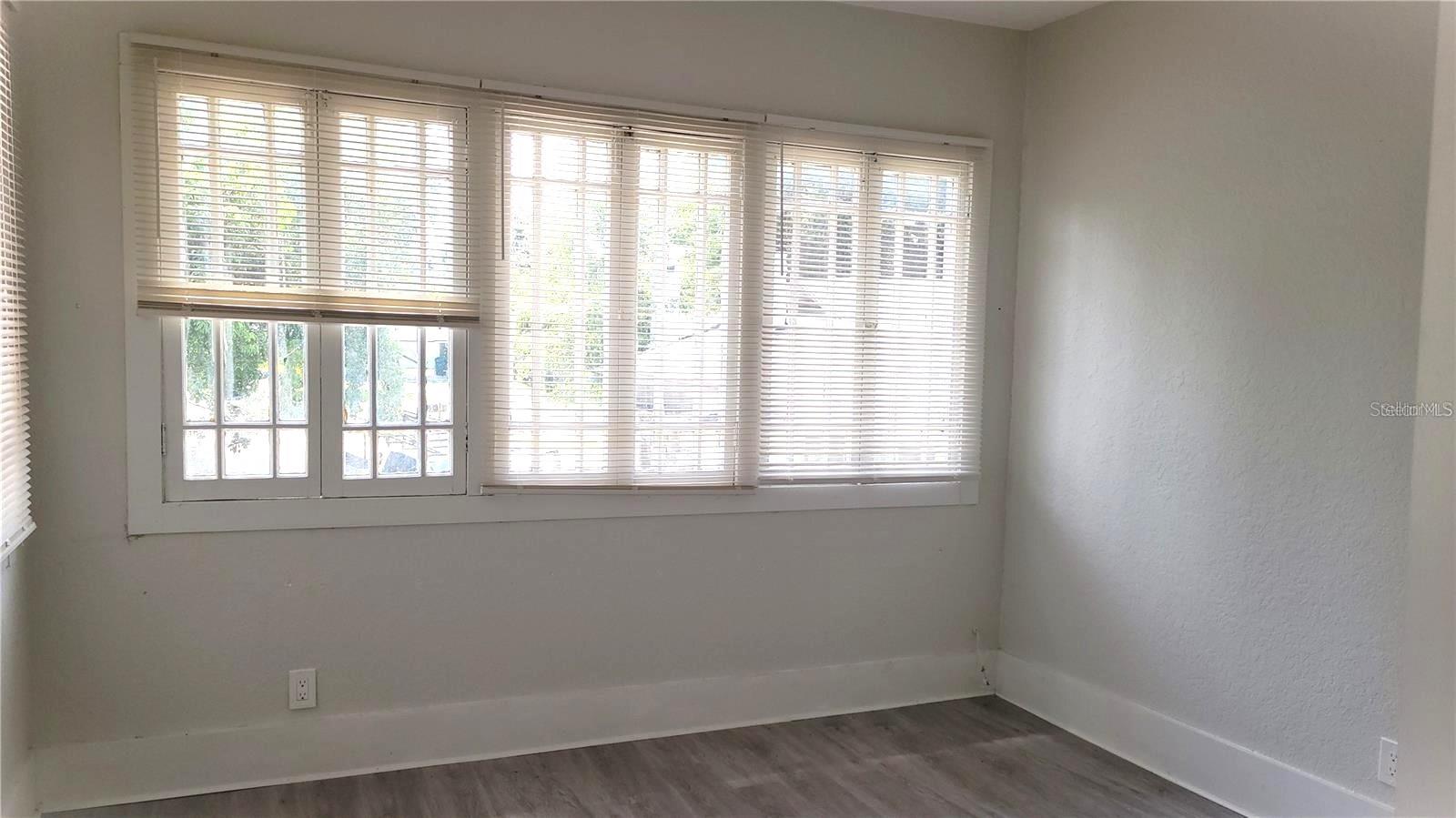 Image 11 of 11 For 137 Stone Street