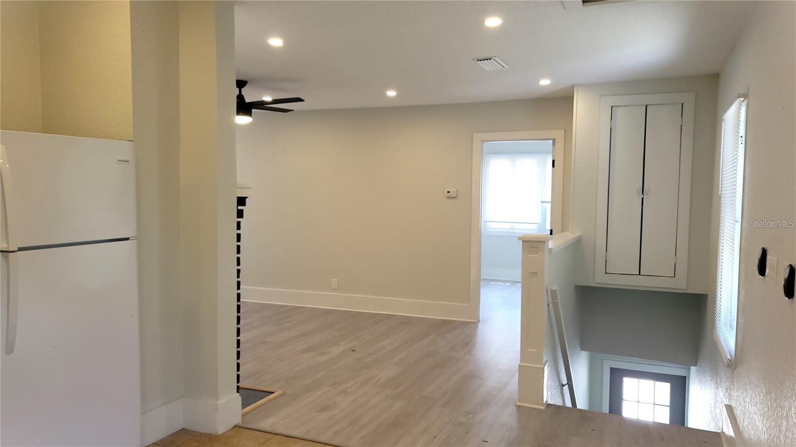 Image 6 of 11 For 137 Stone Street