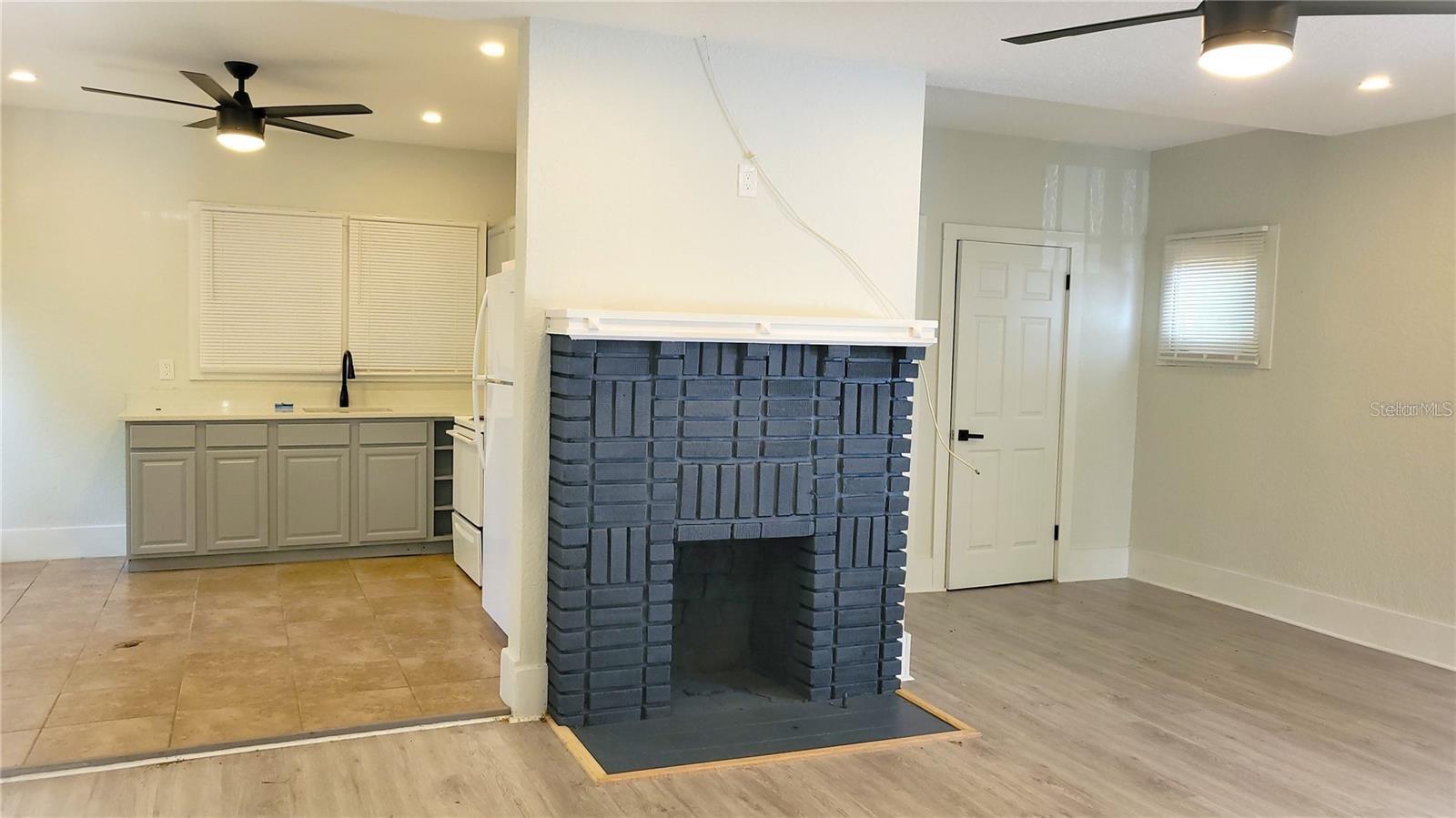 Image 7 of 11 For 137 Stone Street