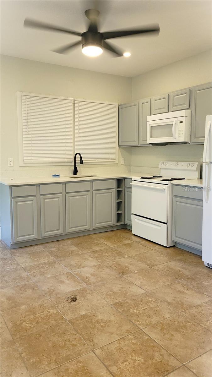 Image 9 of 11 For 137 Stone Street