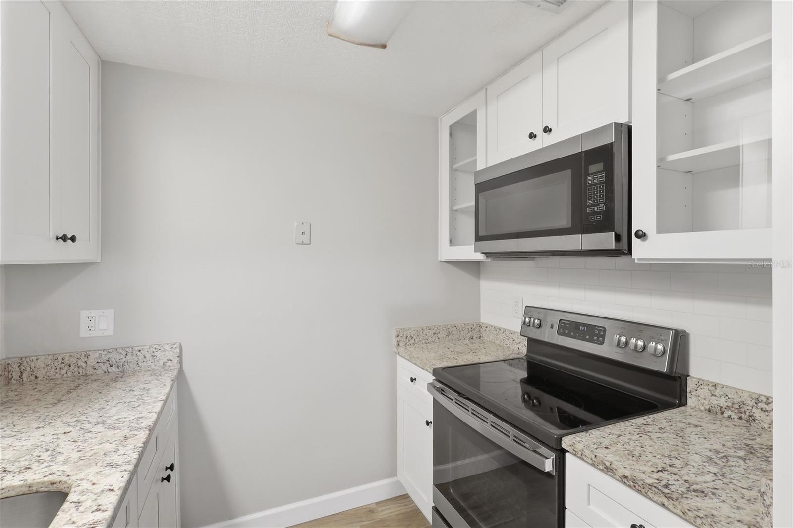 Image 10 of 34 For 274 Williams Avenue