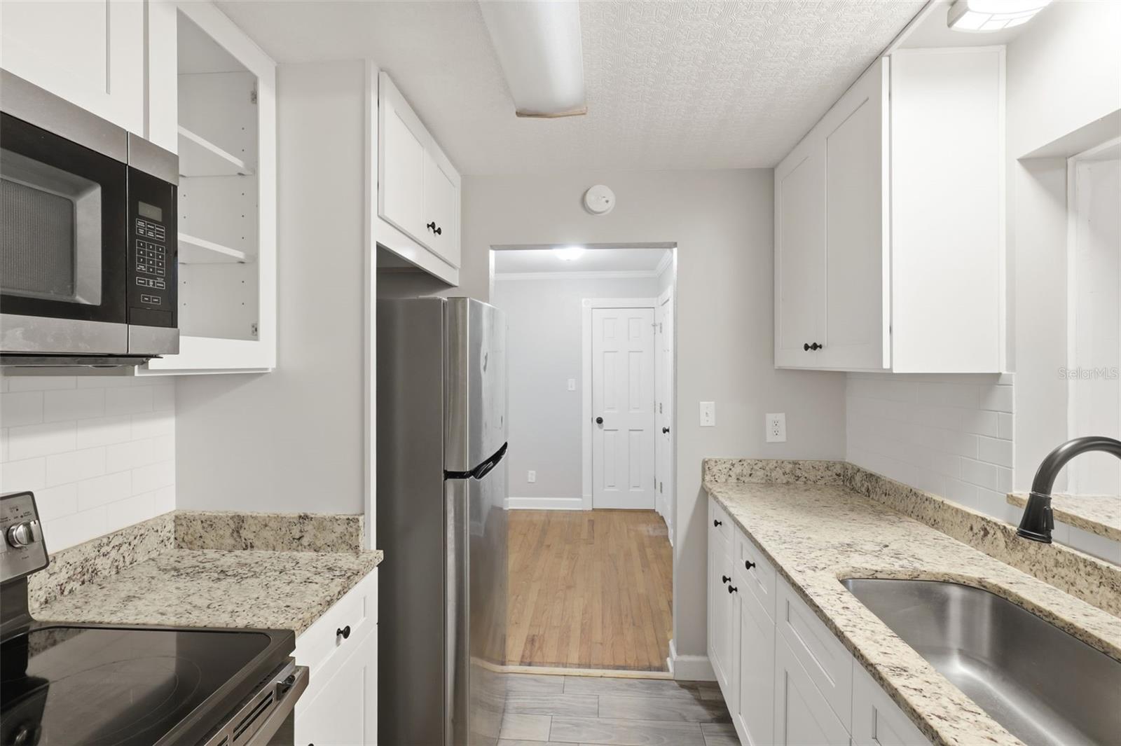 Image 11 of 34 For 274 Williams Avenue