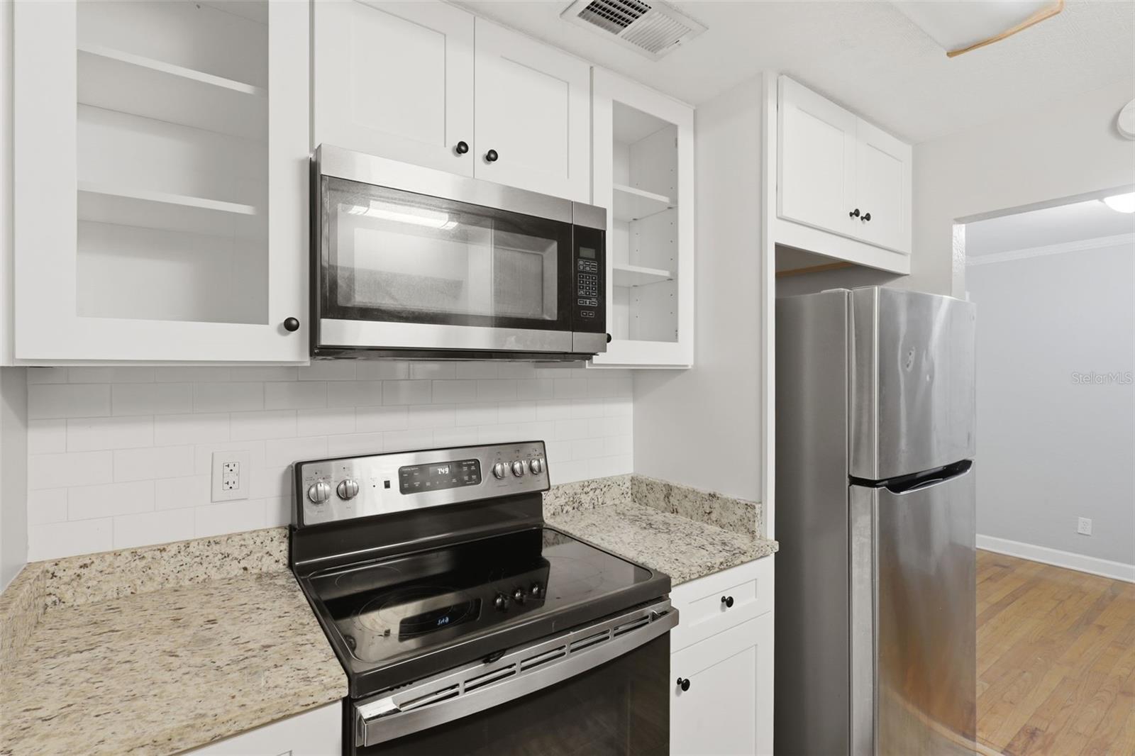 Image 14 of 34 For 274 Williams Avenue