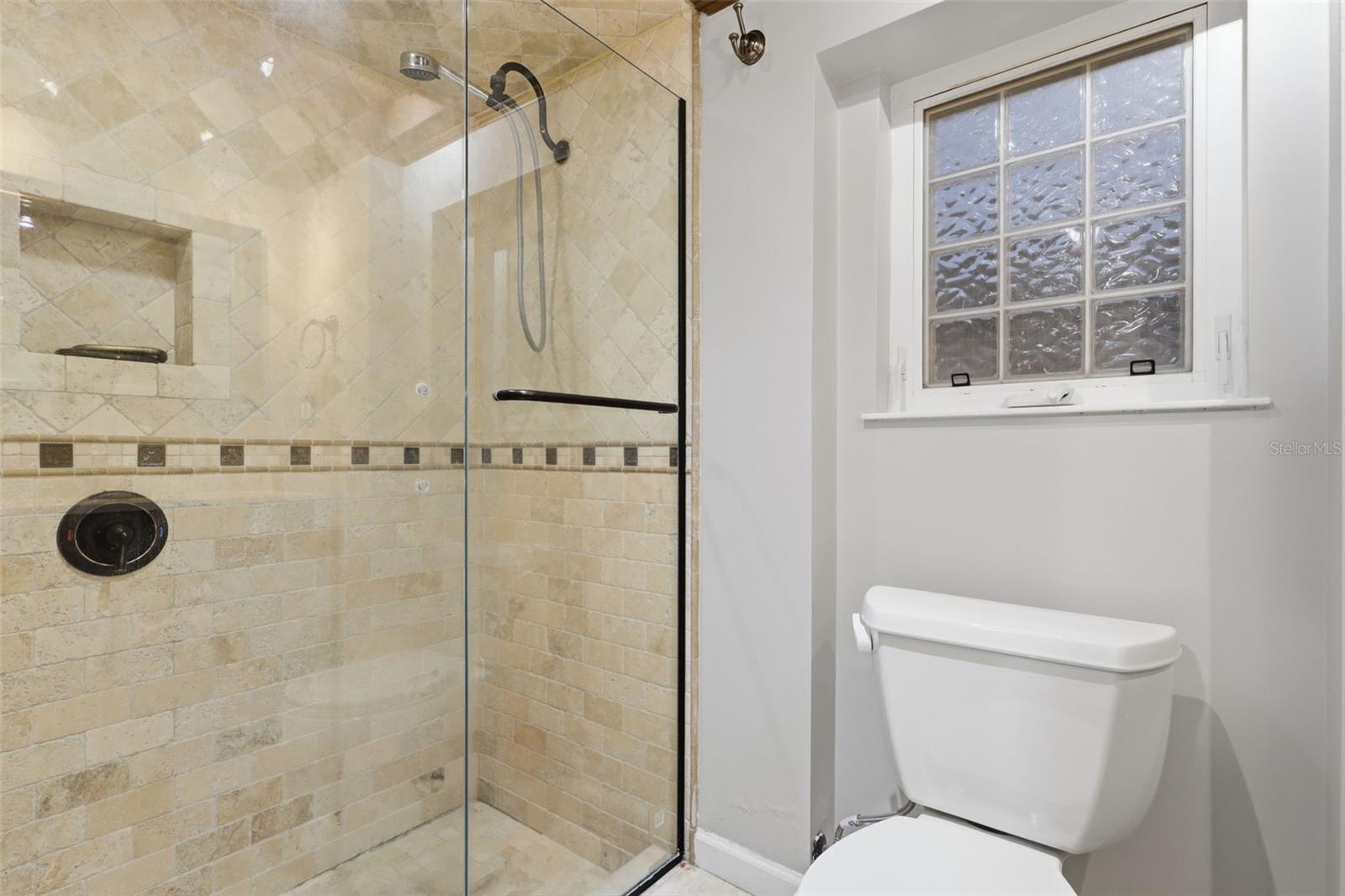 Image 19 of 34 For 274 Williams Avenue